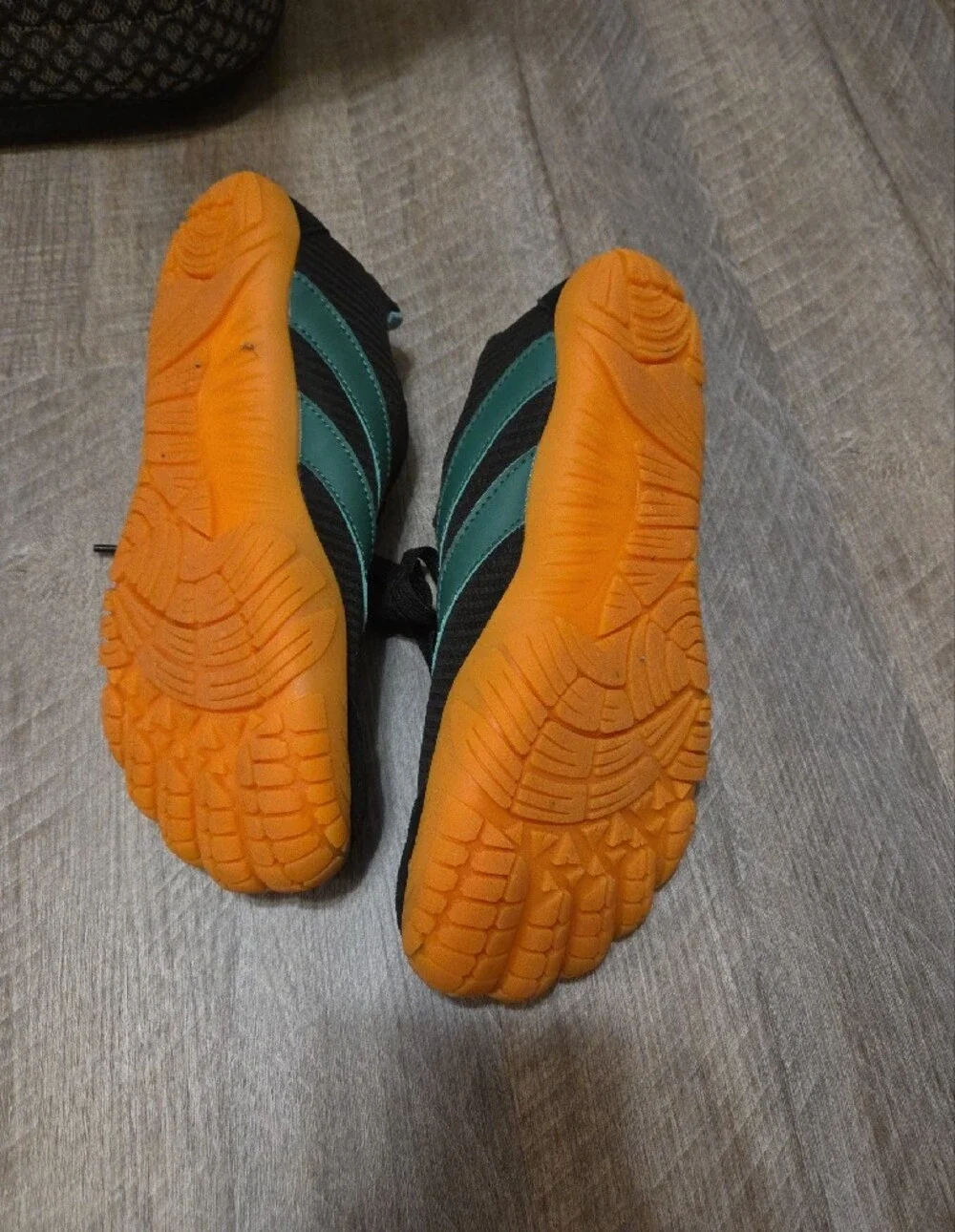 Amazon lightweight athletic
